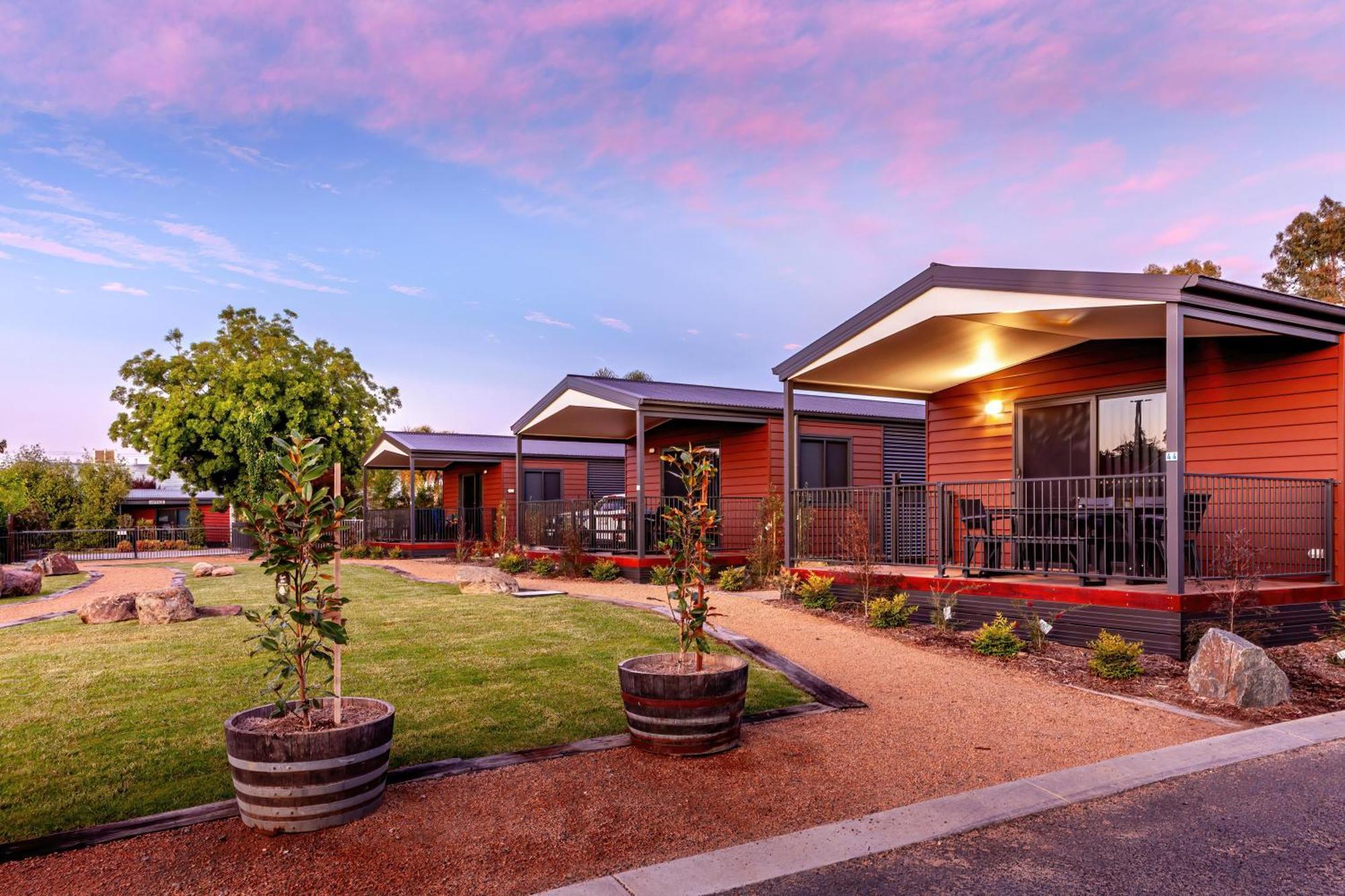 Big4 Albury Tourist Park Hotel Exterior photo