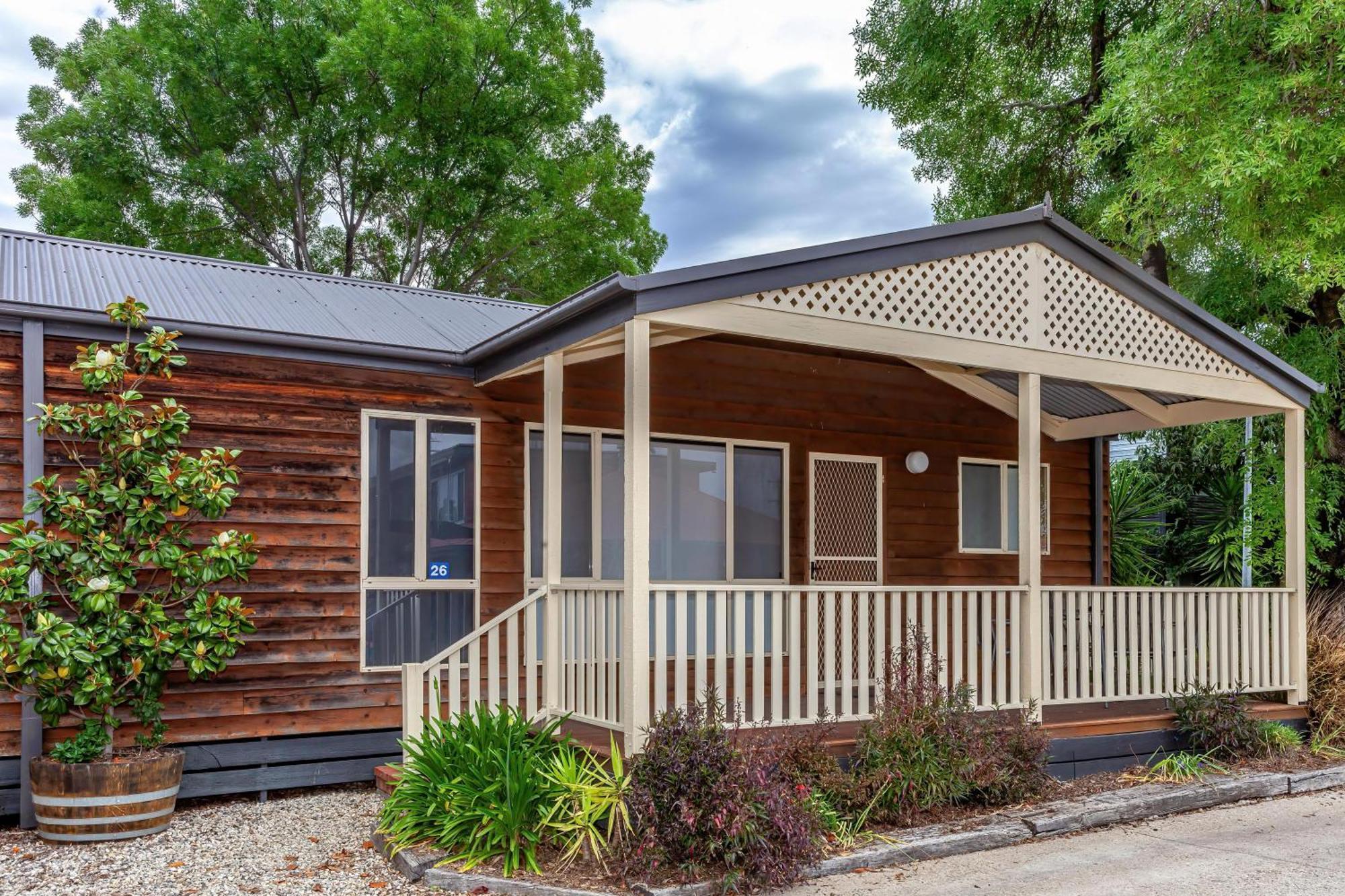 Big4 Albury Tourist Park Hotel Exterior photo